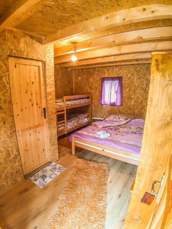 ホテル Camp Sutjeska ティエンティシュテ エクステリア 写真