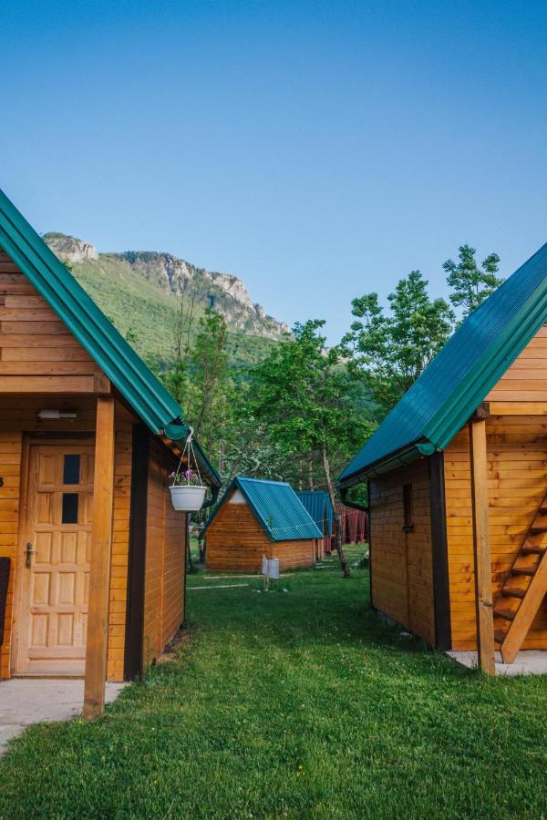 ホテル Camp Sutjeska ティエンティシュテ エクステリア 写真