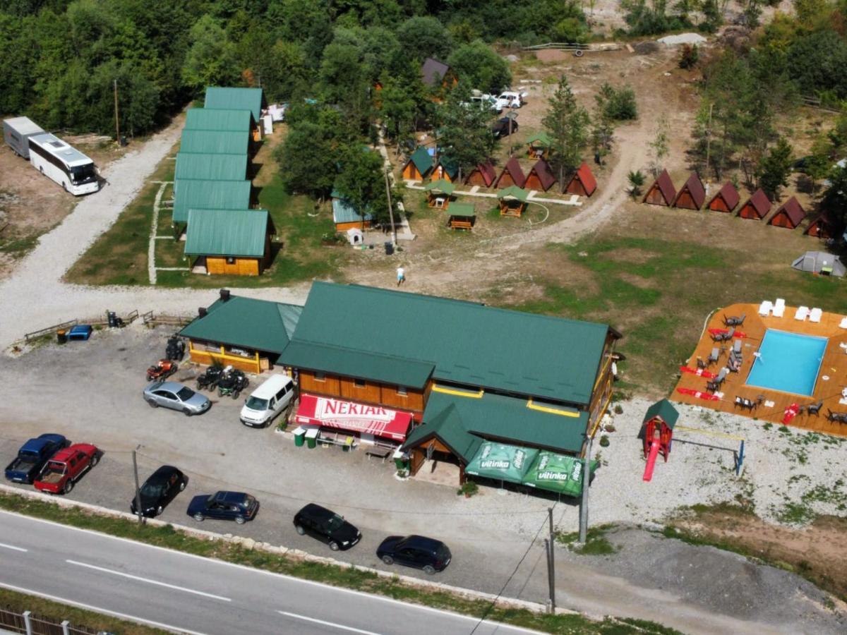 ホテル Camp Sutjeska ティエンティシュテ エクステリア 写真
