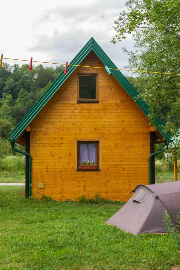 ホテル Camp Sutjeska ティエンティシュテ エクステリア 写真