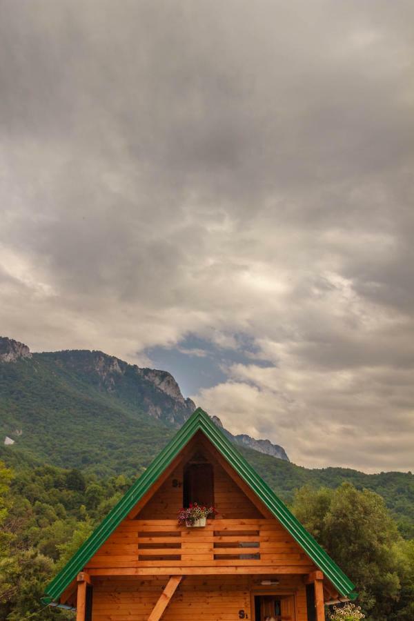 ホテル Camp Sutjeska ティエンティシュテ エクステリア 写真