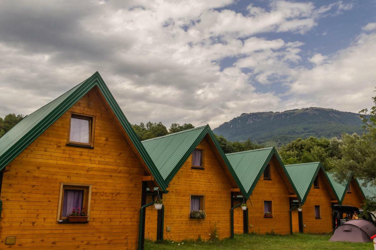 ホテル Camp Sutjeska ティエンティシュテ エクステリア 写真